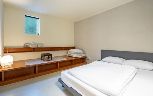 Mireuk Mireuk Hostel