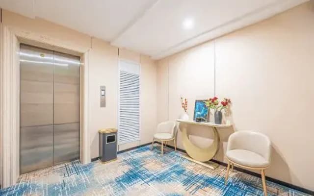 Lunyue Hotel (Foshan Gaoming City Plaza Store)