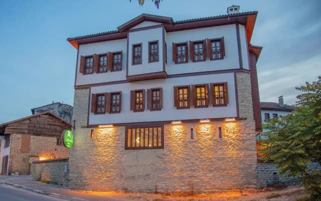 Saffronia 1900 Boutique Hotel