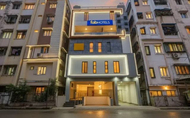 FabHotel Starhood