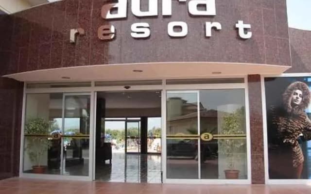 Aura Resort