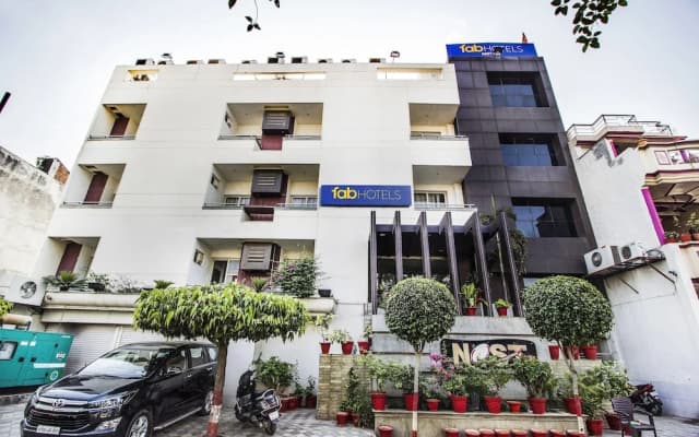 FabHotel Nest Inn Gomti Nagar