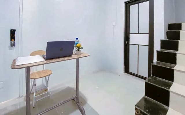 Urbanview Hotel near DC Mall Crown Homestay Batam