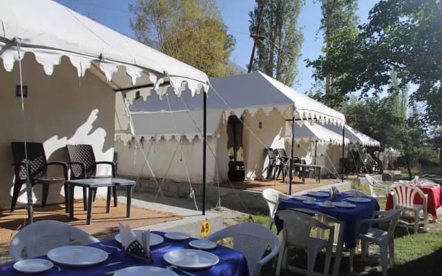 Royal Deluxe Camp