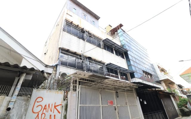 Eiffel Residence Batu Tulis 35A1 - Female Only