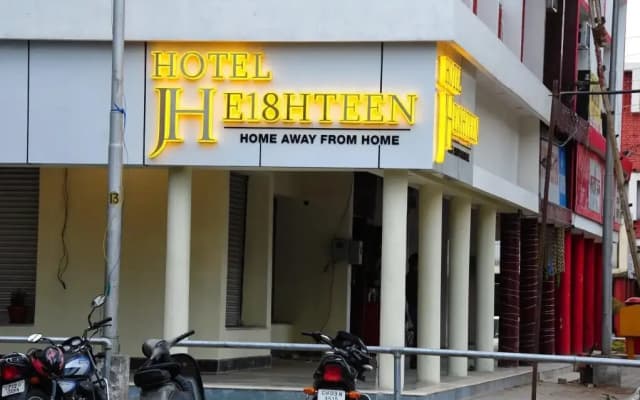 Hotel JH E18HTEEN