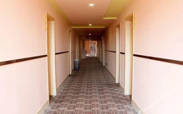 Elong ME Hotel (Weihai Weigao Plaza Xingfumen)