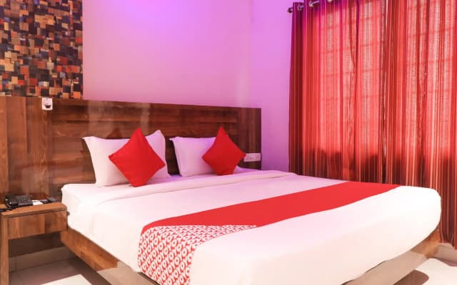 OYO 16428 Hotel Vaishnavi Inn