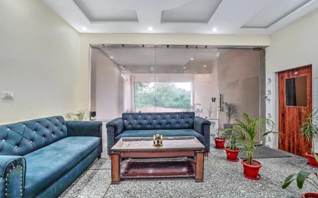 Super Hotel O by OYO Sector 52 Chandigarh ISBT Road Formerly Hari Residency