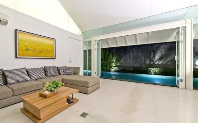 Villa White
