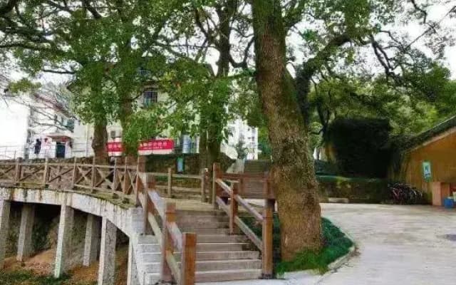 Zhoushan Putuo Mountain Buddha Farmhouse