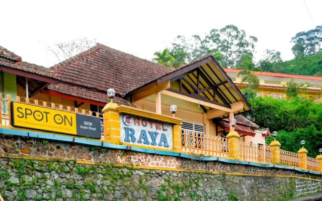 OYO Life 2638 Hotel Raya