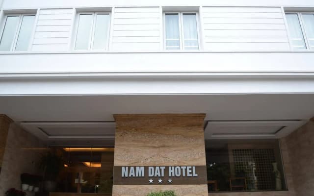 Nam Dat Hotel by D'Lecia Ha Long