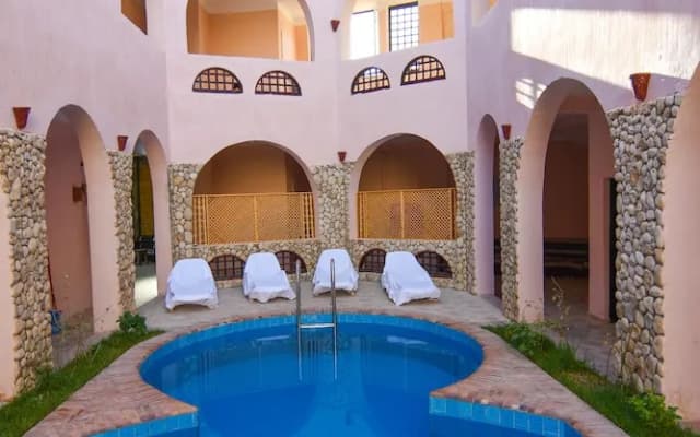 Amzran Hotel