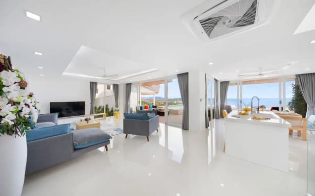 Villa the wave