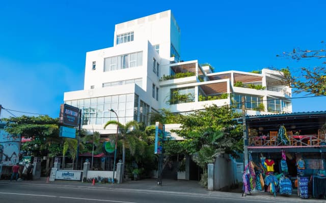 Refresh Hotel
