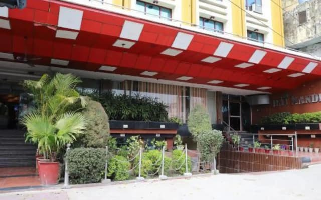 OYO 1790 Hotel Raj Mandir
