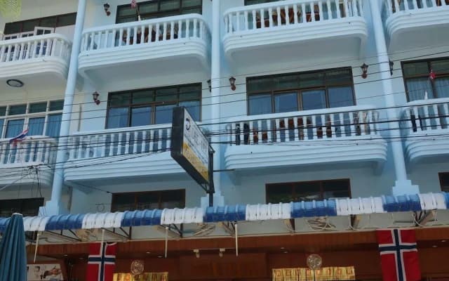Dee-Lek Guesthouse and Restaurant