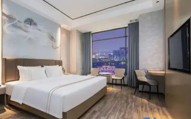 18 Yiduo Hotel (Diwang Plaza 33 Xu Street)