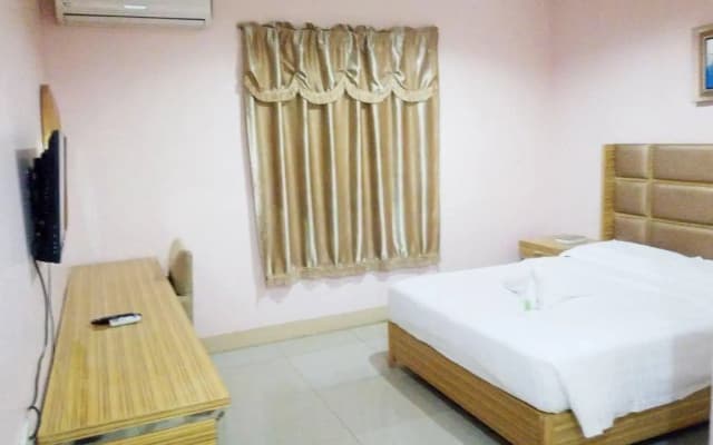 Meaco Royal Hotel-Legazpi
