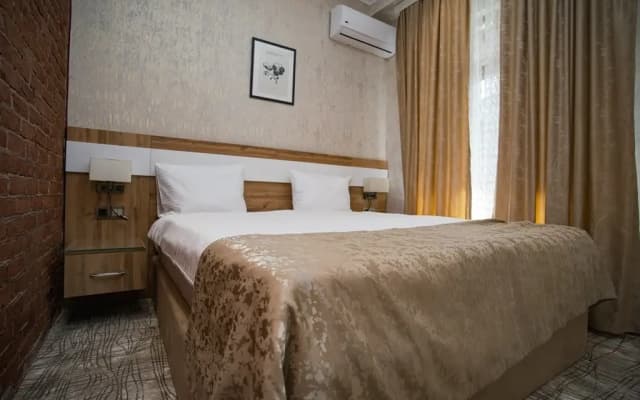Lakeside Hotel & Spa