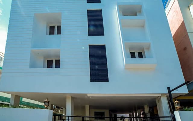 OYO 6375 Perungudi