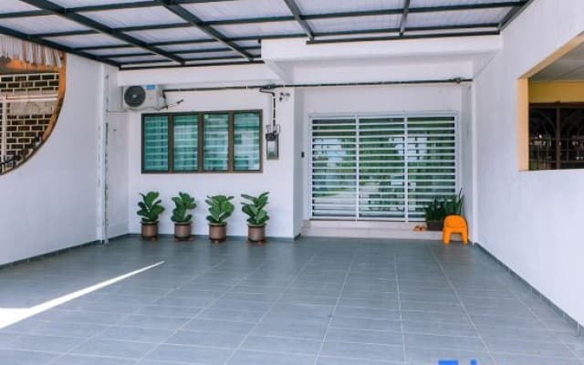 Karking 15@Pinjistation (8pax/4br)