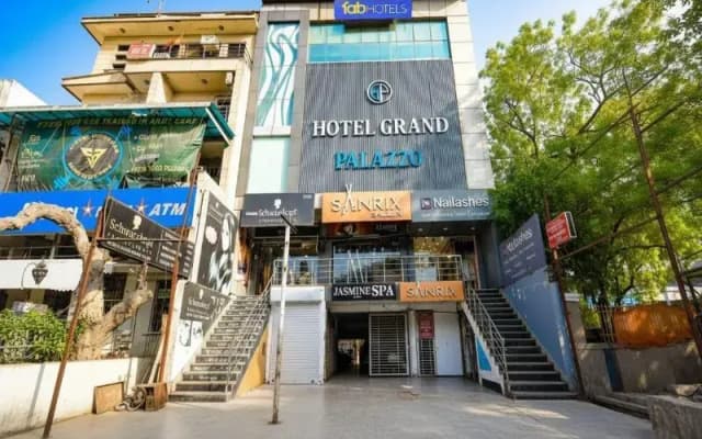 Fabhotel Grand Palazzo
