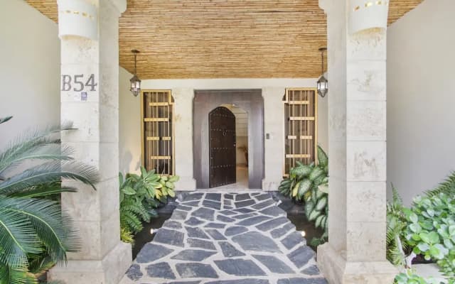 Beautiful Villa Tortuga at Puntacana Resort Club Pool Garden Golf Cart Maid