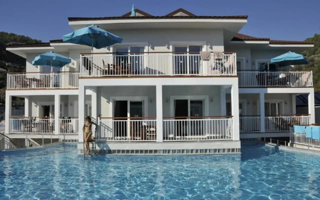 Mozaik Swim Up Hotel and Apartments