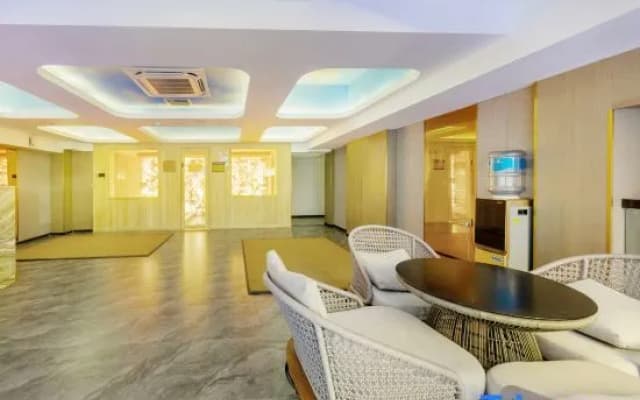 Xi Yatu International Hotel (Jieyang High-speed Railway Station)