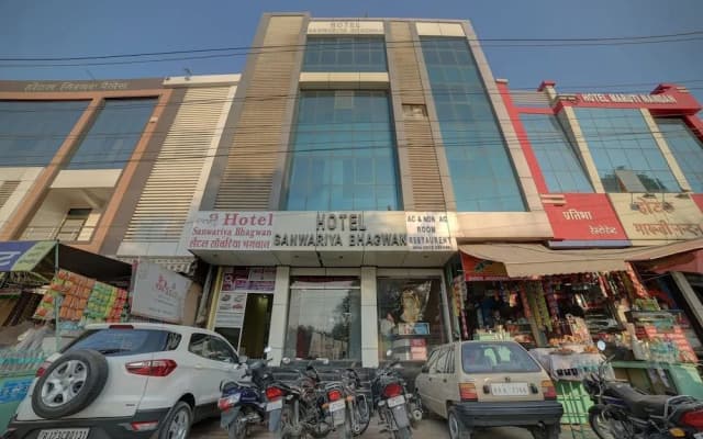 Oyo 30243 Hotel Sanwariya Bhagwan