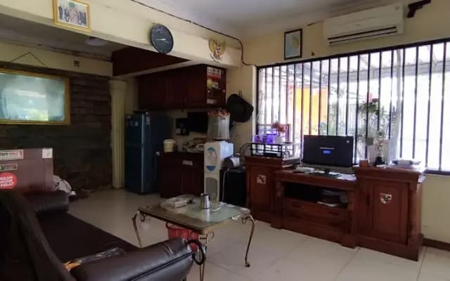OYO 94157 38 Residence