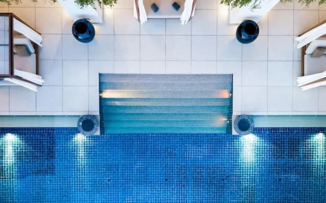 Villa Chelay - Luxury Waterfront Villa