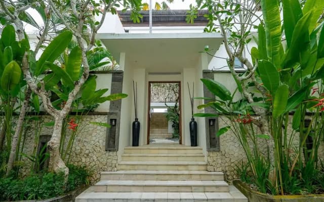 Olivia Estate