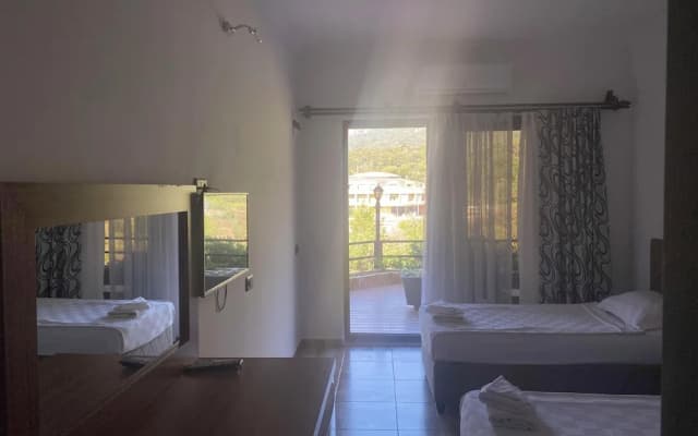 Sandhill Hotel