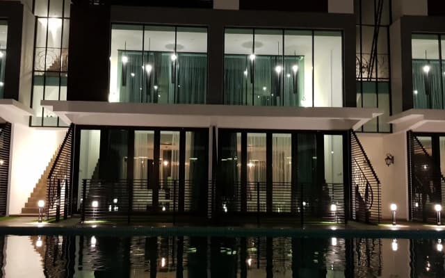 Hermitage Boutique House