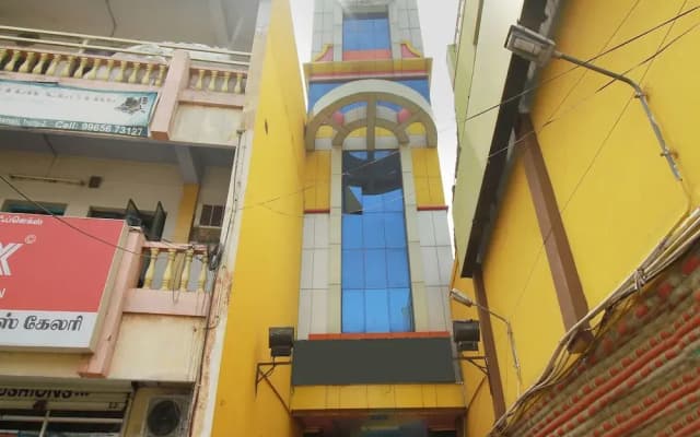 OYO 9113 IBRAS Residency
