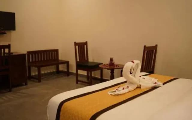 Hotel Golden Bird