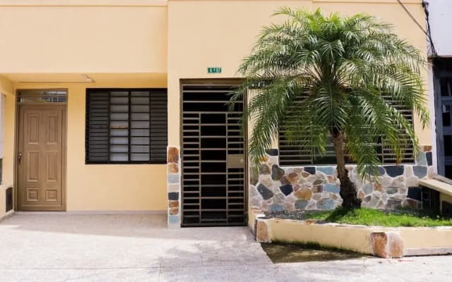 Hostal CaliView Inn