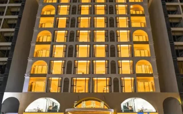 Cloud Coast Hotel