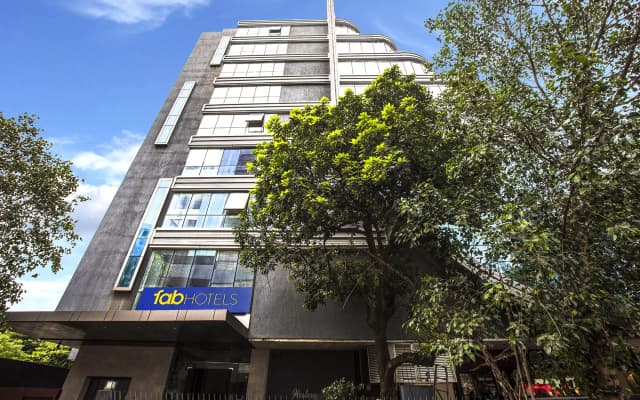 FabHotel Prime Le Western