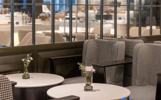 Atour Hotel Shenzhen Futian Huaqiangnorth Pedestrian Street