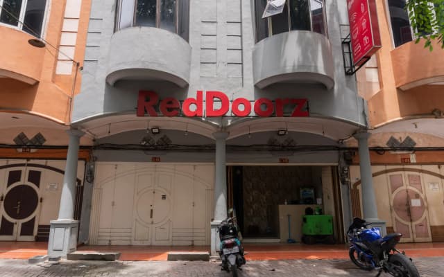RedDoorz @ Jalan Asia Medan