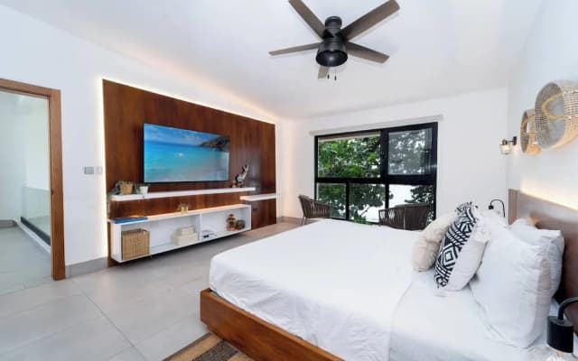 Bayshore 76 Beachfront Villa Palmar de Ocoa