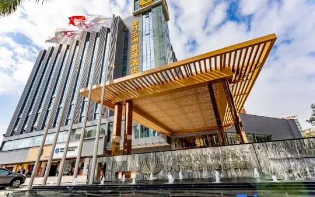 Golden Leaf V-Continent Hotel