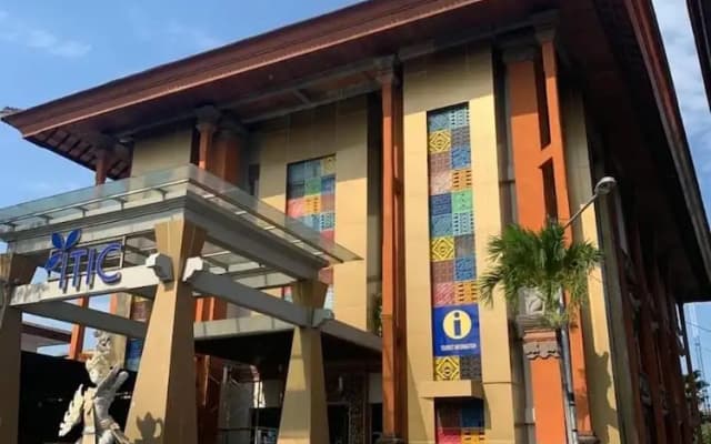Fello Bnb Hostel Kuta - Adults Only