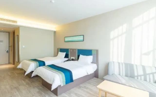 Home Inn Selected (Nanchang Xianghu Xiaolan Industrial Park)