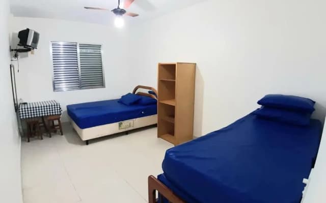 Sala-living/ 1 quadra da praia