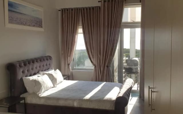 Beachfront 3-bedroom with Robben Island views